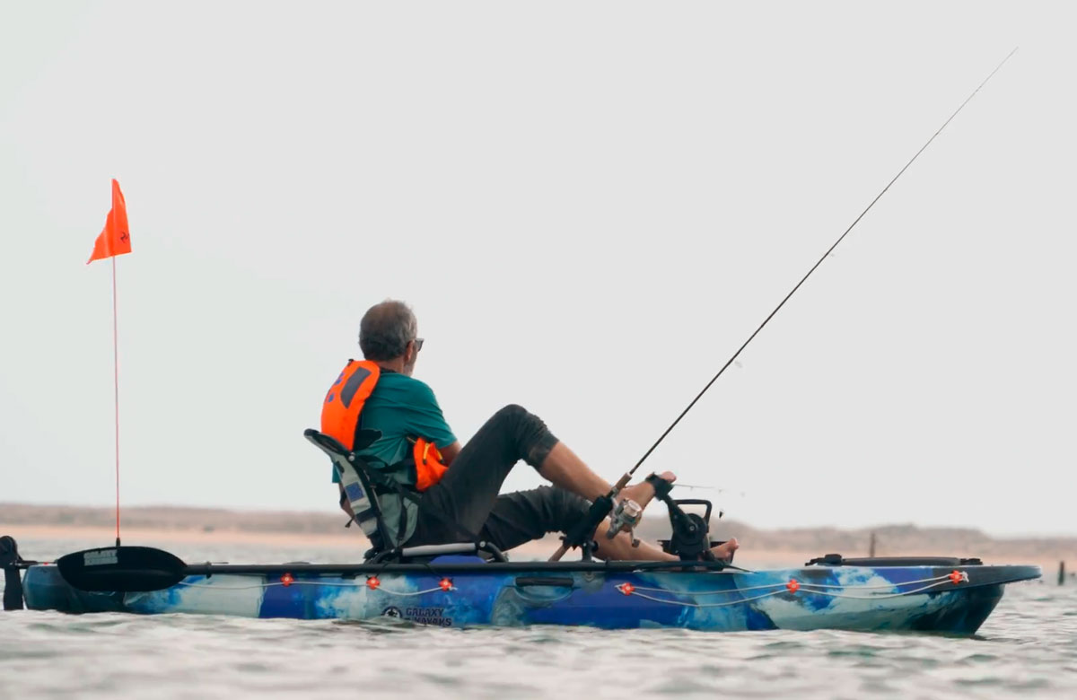 kayak de pesca a pedales